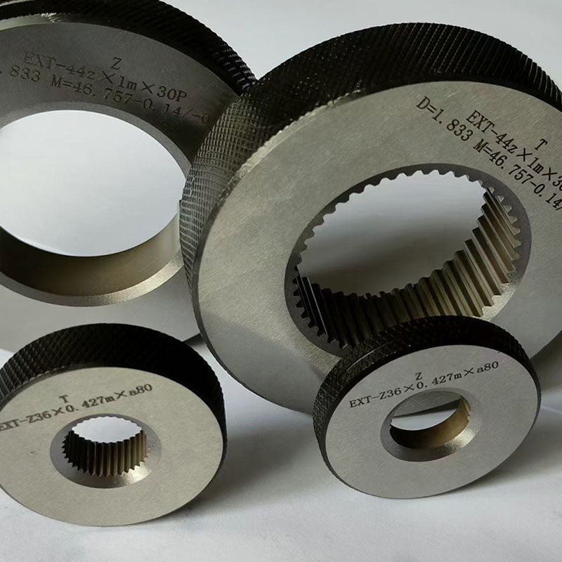 Splain ring gej .