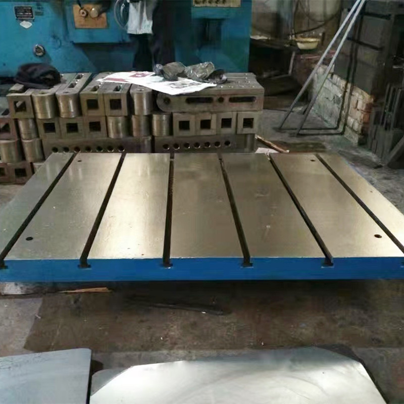 Rid mɔ bɔt stɛl fabrikeshɔn tebul .