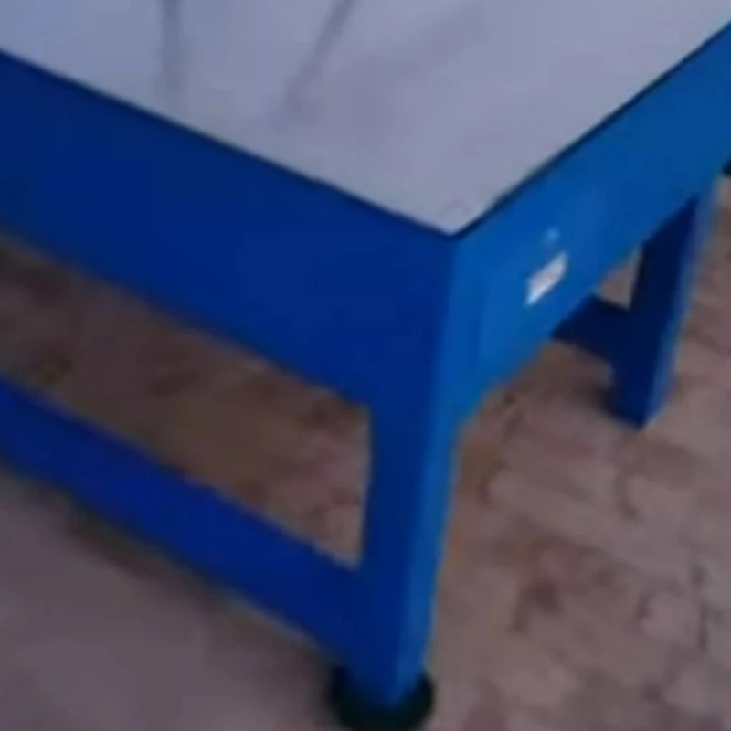 Stilin plet wata grɔn inspekshɔn pletfɔm .